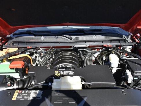 Used 2018 Chevrolet Silverado 1500 LT w/ LT Eassist Package image 9