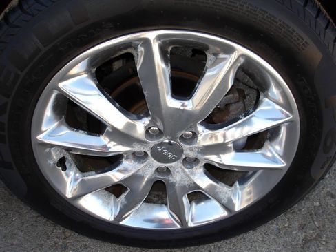 Used 2014 Jeep Cherokee Limited image 26