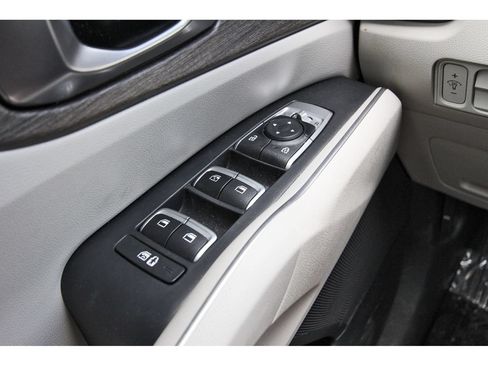 Used 2023 Kia Sorento S w/ Panoramic Sunroof Package AWD/4WD image 24