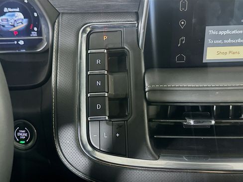 Used 2024 GMC Yukon SLT w/ SLT Premium Package RWD image 25
