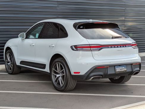 Certified 2025 Porsche Macan image 3