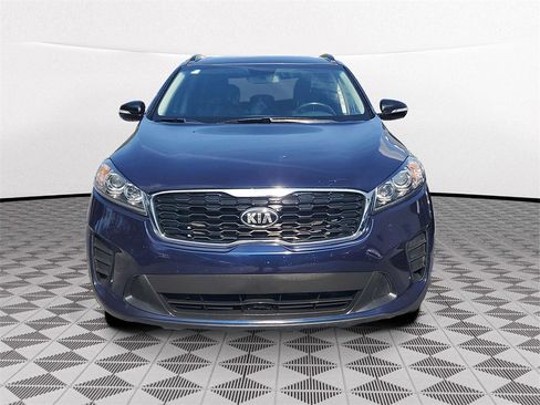 Used 2019 Kia Sorento S image 2