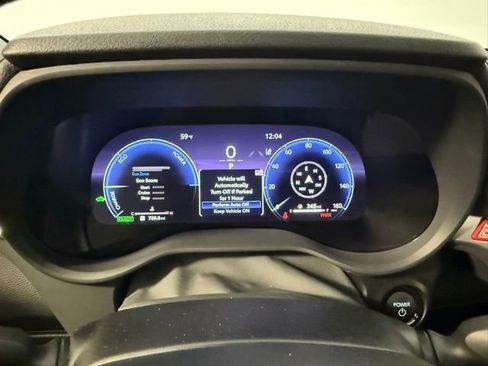 Used 2025 Toyota Sienna Platinum image 23