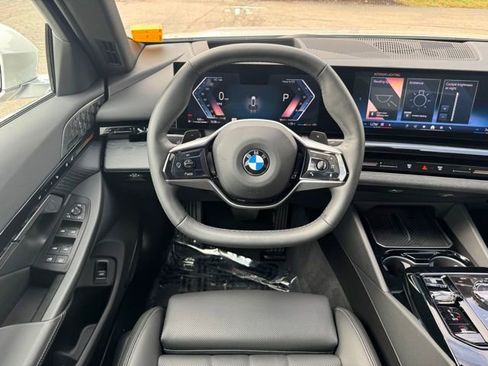 Certified 2024 BMW 530i xDrive w/ Executive Package image 17