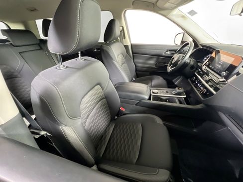 Used 2022 Nissan Pathfinder SV image 25