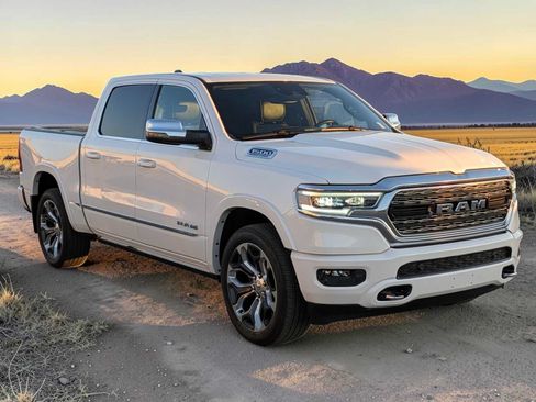 Used 2023 RAM 1500 Limited w/ Body-Colour Bumper Group AWD/4WD image 8