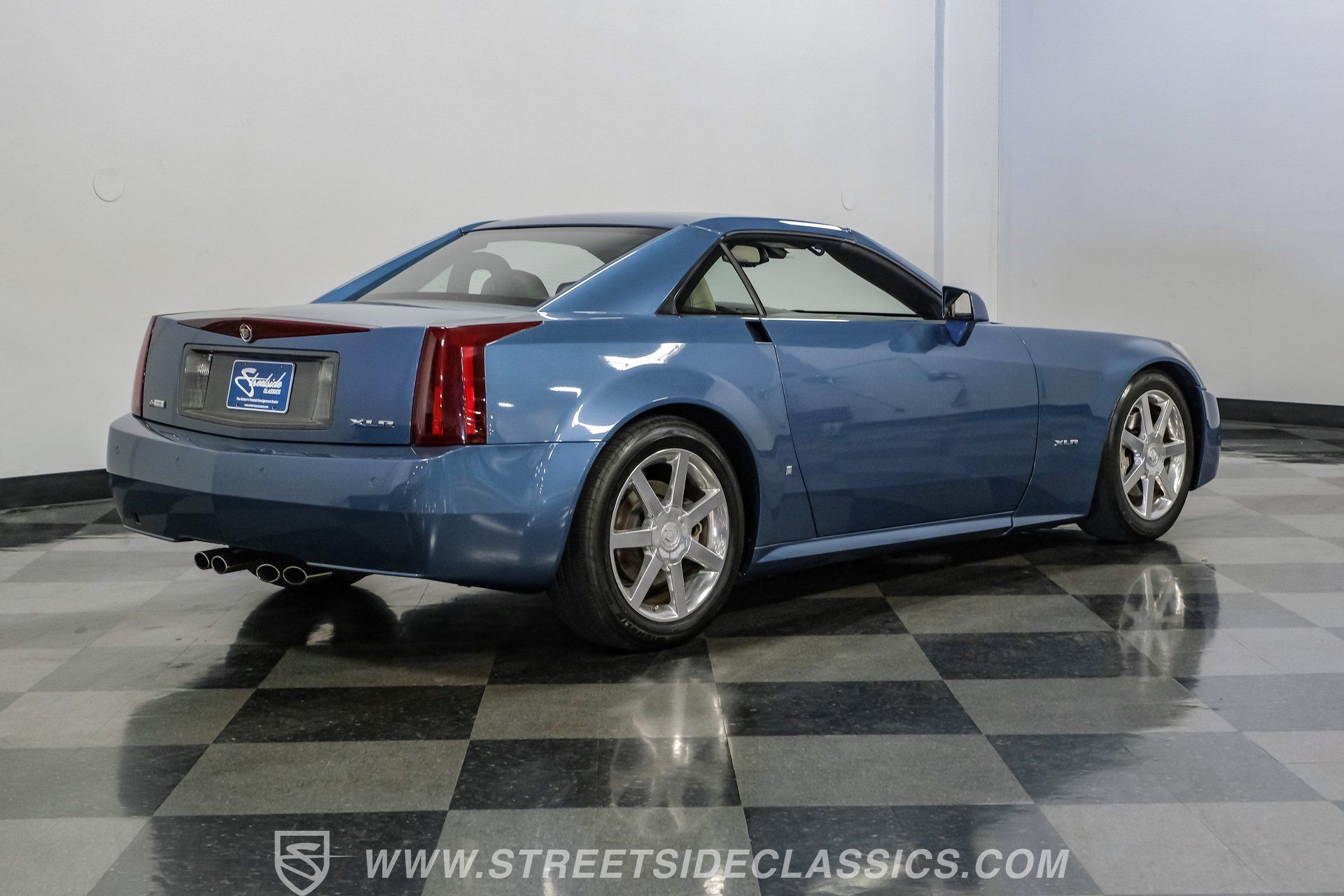 Used 2006 Cadillac XLR RWD image 12