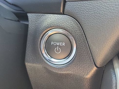 Used 2025 Toyota RAV4 XLE AWD/4WD image 10