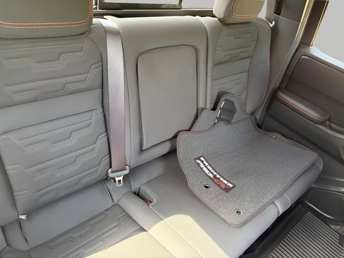 Used 2025 Nissan Frontier PRO-4X AWD/4WD image 6
