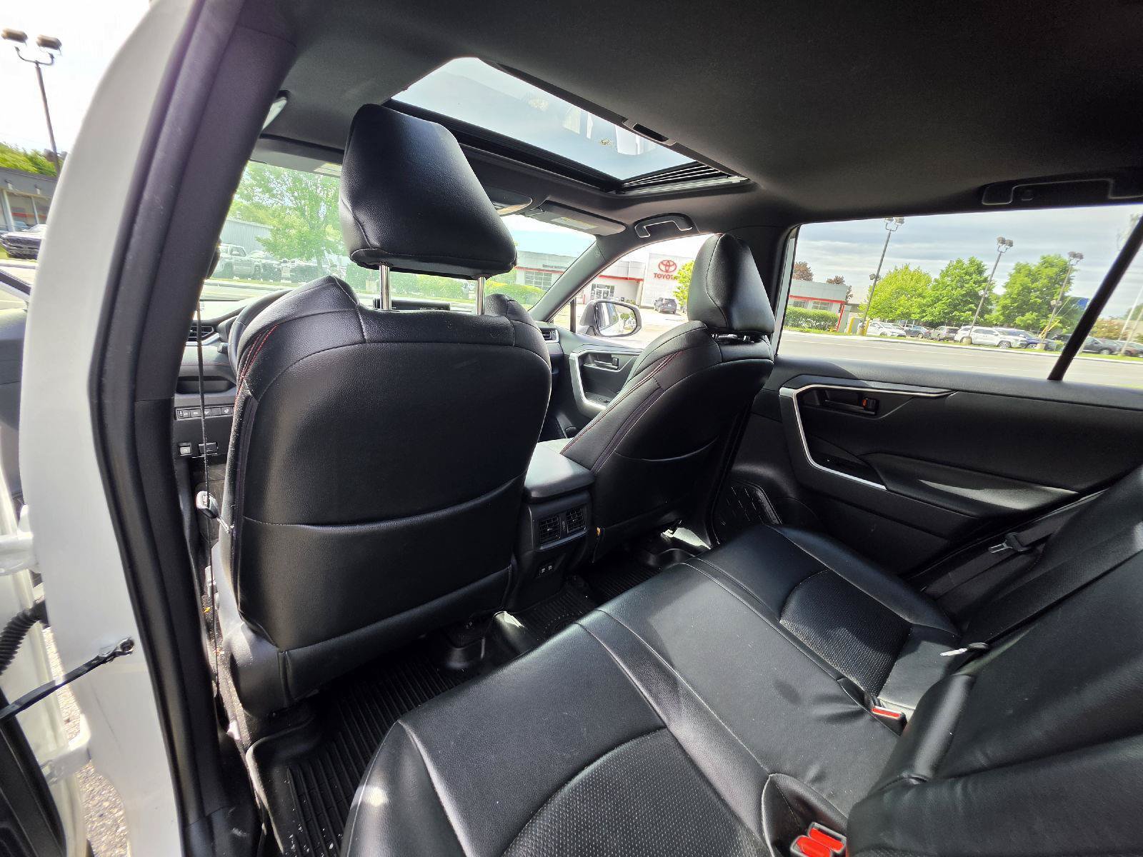 Used 2021 Toyota RAV4 SE w/ Weather & Moonroof Package AWD/4WD image 11