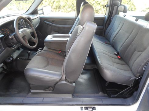 Used 2003 Chevrolet Silverado 2500 4x4 Extended Cab image 18