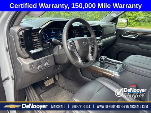 Used 2024 Chevrolet Silverado 1500 LT Trail Boss w/ LT Trail Boss Premium Package AWD/4WD image 14