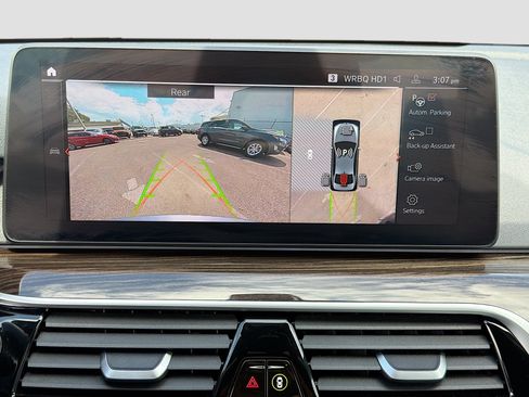 Used 2021 BMW 540i w/ Premium Package image 34