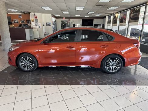 Used 2023 Kia Forte GT-Line w/ GT-Line Premium Package FWD image 2