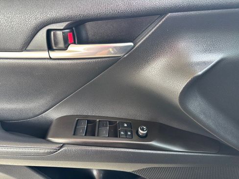 Used 2021 Toyota Camry XSE FWD image 9