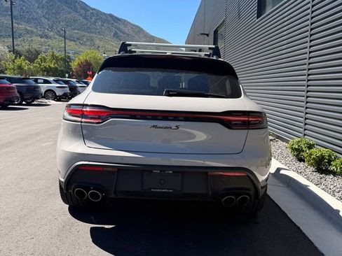 Certified 2024 Porsche Macan S AWD/4WD image 12
