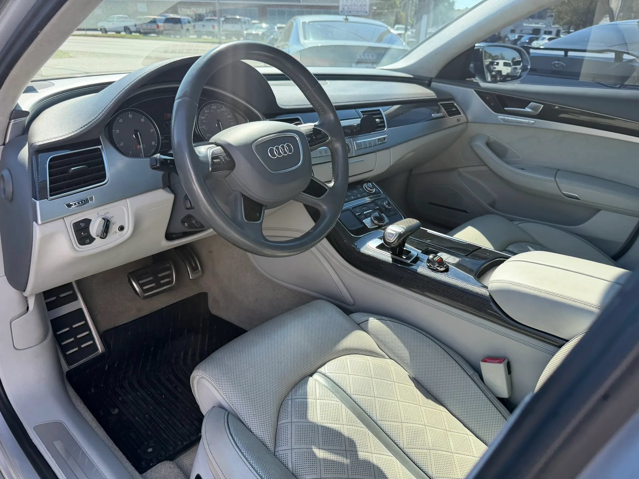 Used 2013 Audi S8 AWD/4WD image 16