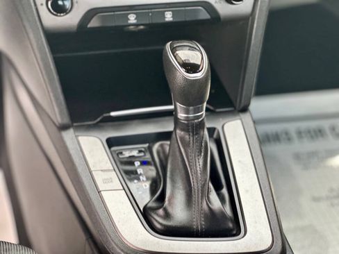 Used 2018 Hyundai Elantra SE FWD image 11