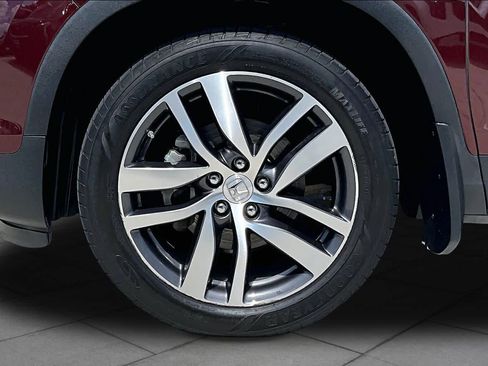 Used 2018 Honda Pilot Touring image 10