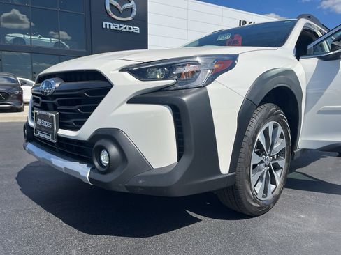Used 2025 Subaru Outback Limited AWD/4WD image 53
