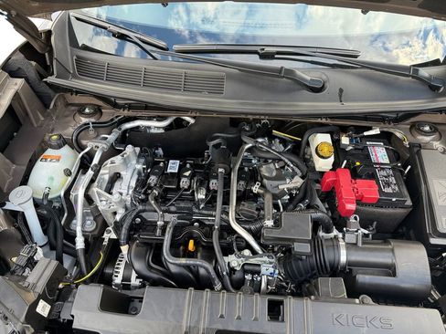Used 2025 Nissan Kicks SR image 23