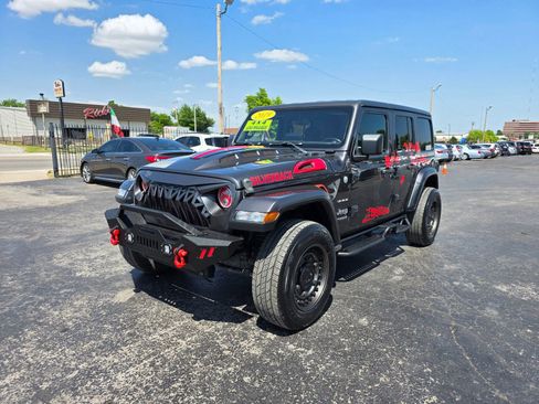 Used 2019 Jeep Wrangler Unlimited Sahara w/ Safety Group AWD/4WD image 7