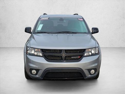Used 2019 Dodge Journey SE w/ Blacktop Package image 2