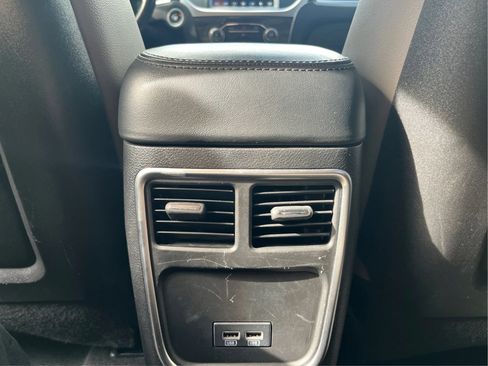 Used 2019 Chrysler 300 Touring w/ Sport Appearance Package RWD image 33