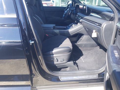 Used 2025 Hyundai Palisade Calligraphy image 17