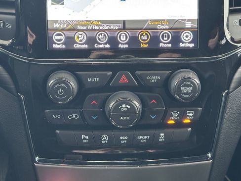 Used 2021 Jeep Grand Cherokee Laredo X image 15