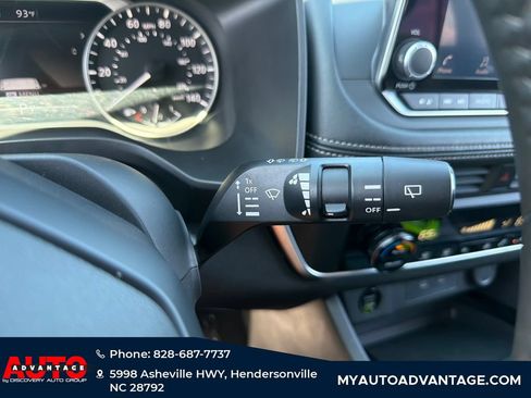 Used 2025 Nissan Rogue SV AWD/4WD image 22