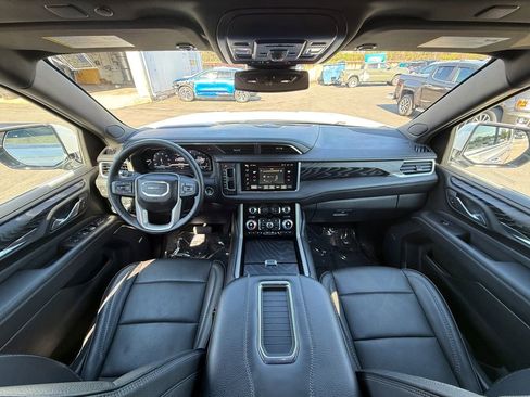 Used 2023 GMC Yukon XL Denali AWD/4WD image 22