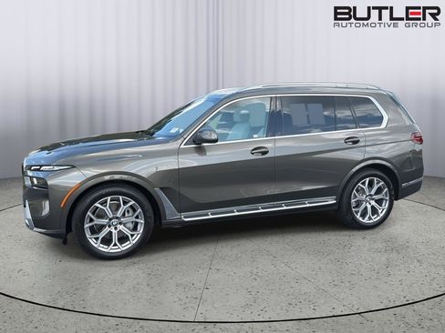 Used 2027 BMW X7 xDrive40i AWD/4WD image 3
