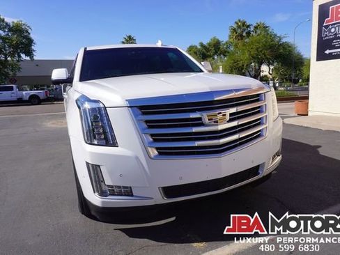 Used 2020 Cadillac Escalade ESV Platinum image 40