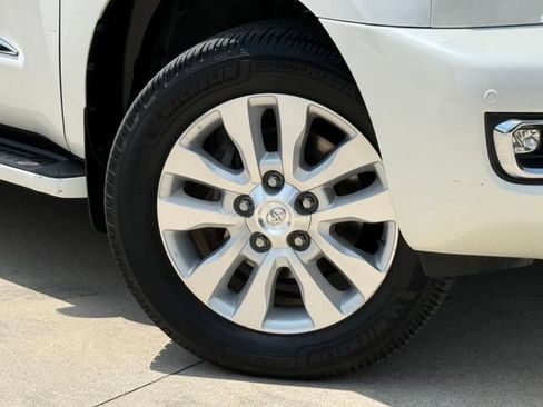 Used 2021 Toyota Sequoia Platinum AWD/4WD image 2