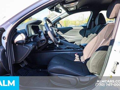 Used 2025 Hyundai Elantra Sport FWD image 18