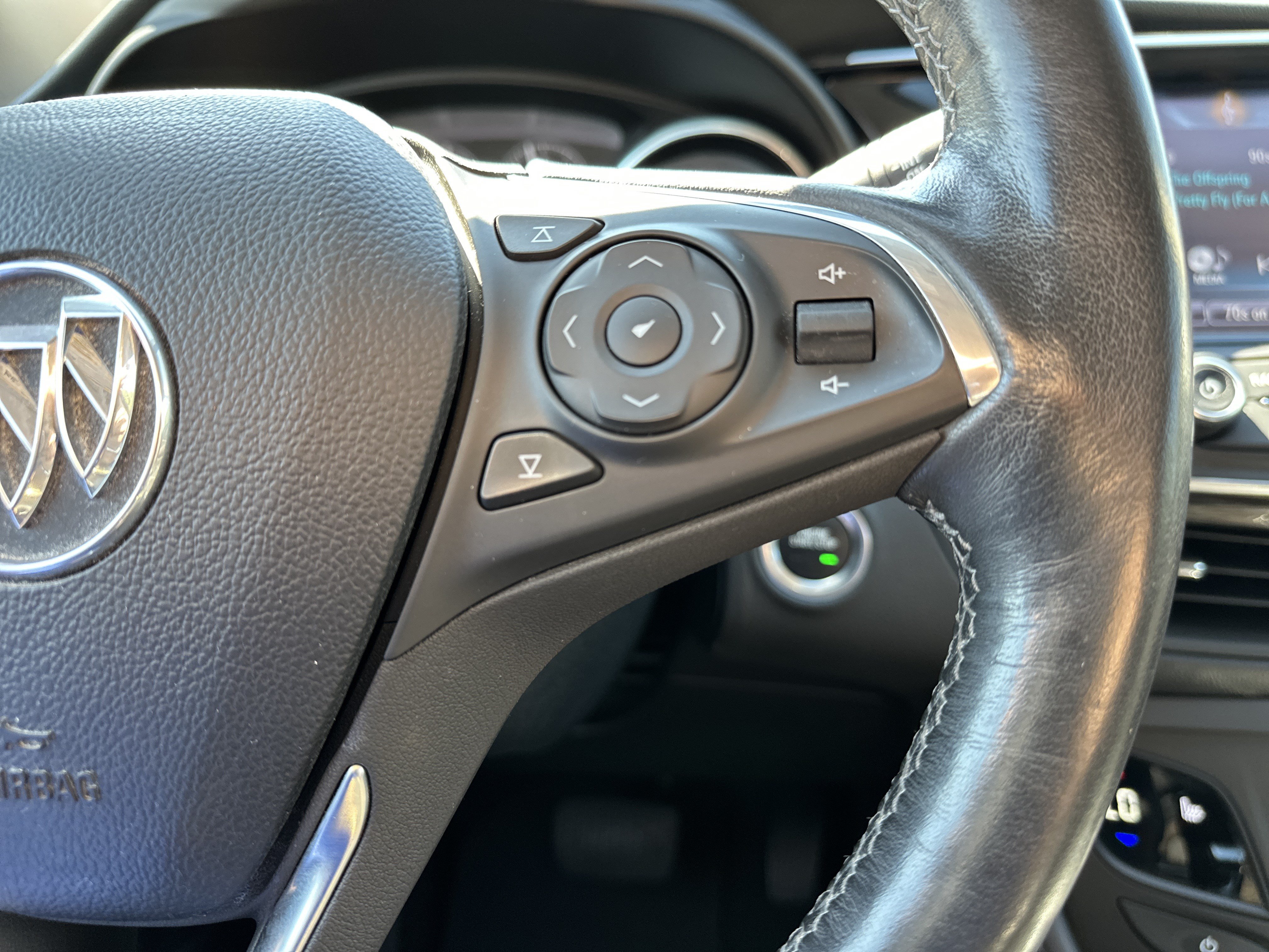Used 2019 Buick Envision Essence FWD image 20