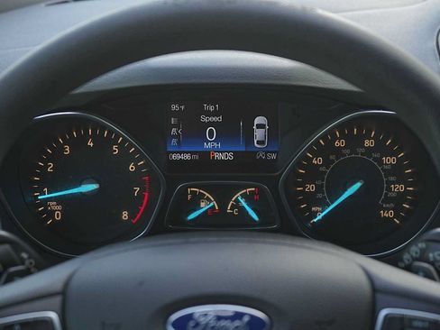 Used 2017 Ford Escape SE FWD image 23