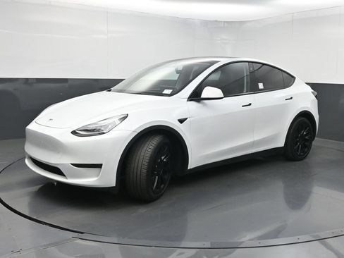 Used 2023 Tesla Model Y Long Range AWD/4WD image 20