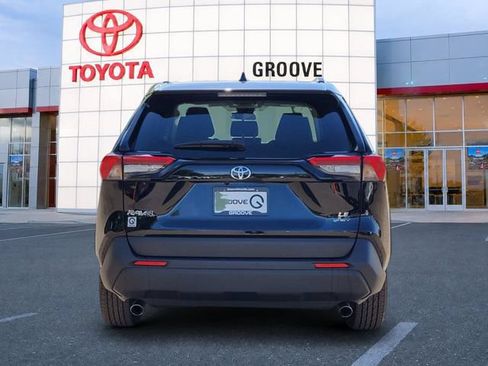 Used 2025 Toyota RAV4 LE AWD/4WD image 5