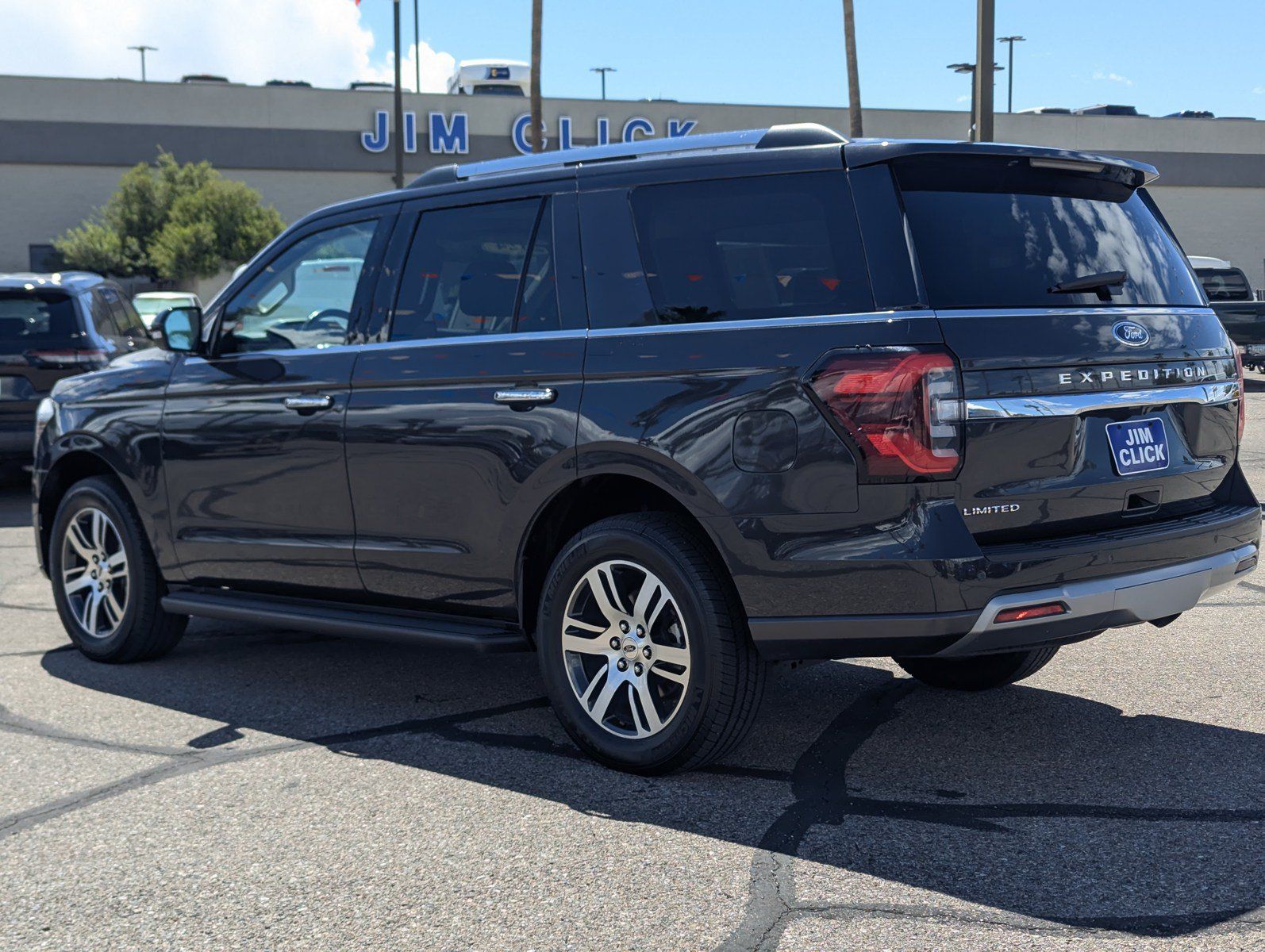 Certified 2024 Ford Expedition Limited RWD image 4
