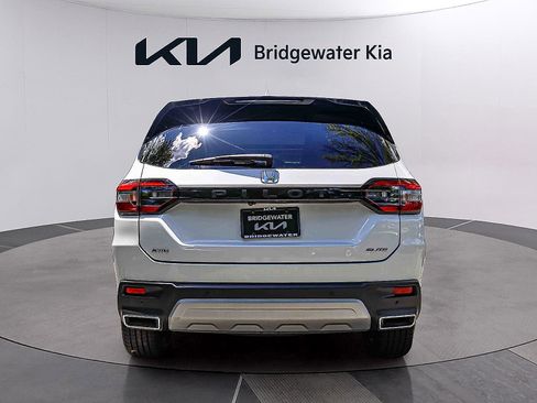 Used 2023 Honda Pilot Elite image 5