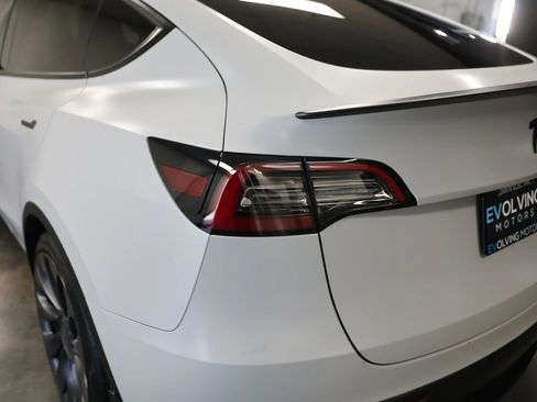 Used 2021 Tesla Model Y Performance image 16