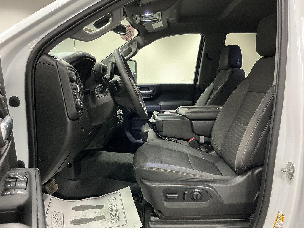 Used 2022 Chevrolet Silverado 2500 Custom w/ Custom Value Package AWD/4WD image 8
