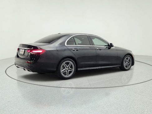 Used 2023 Mercedes-Benz E 350 Sedan image 5