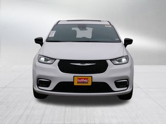 New 2026 Chrysler Pacifica Limited w/ Trailer Tow Group video 2