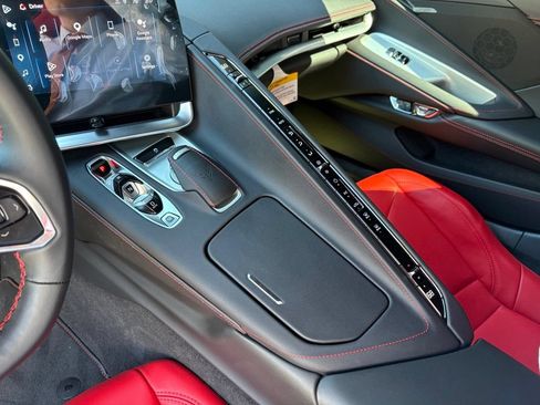 Used 2025 Chevrolet Corvette Z06 RWD image 23