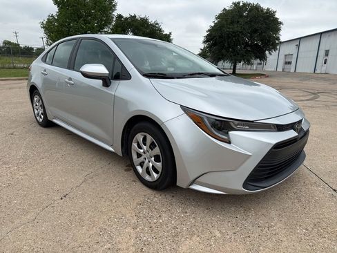 Used 2024 Toyota Corolla LE FWD image 8
