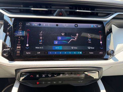 Used 2026 Jeep Cherokee Overland w/ Advanced Pro Tech Group AWD/4WD image 16