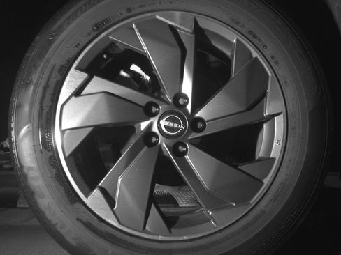 Used 2025 Nissan Rogue SV FWD image 15